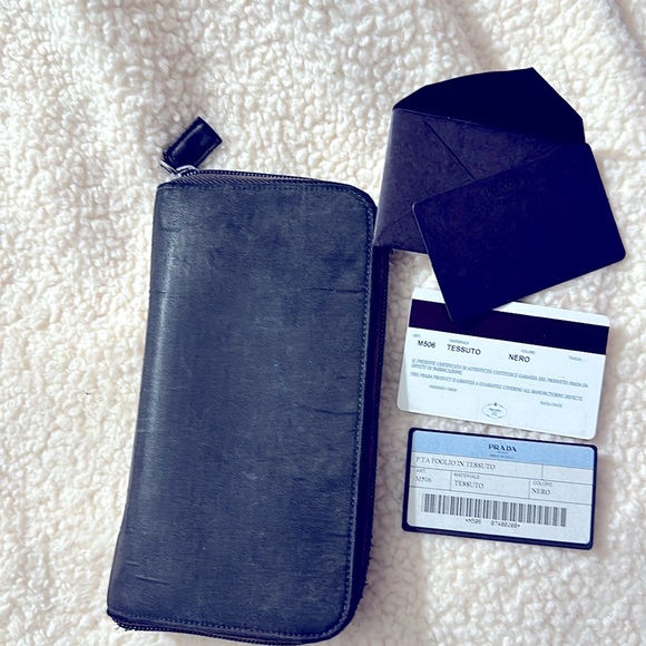 PRADA ZIPPY WALLET luxury item - Picture 8 of 9